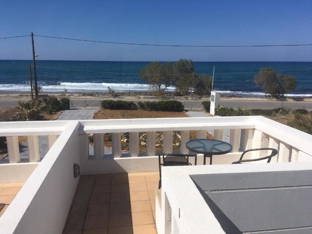 Фото Anissaras Beach Apartments 3*