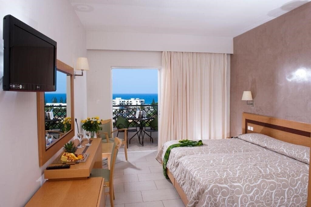 Фото Grand Hotel Holiday Resort 4*
