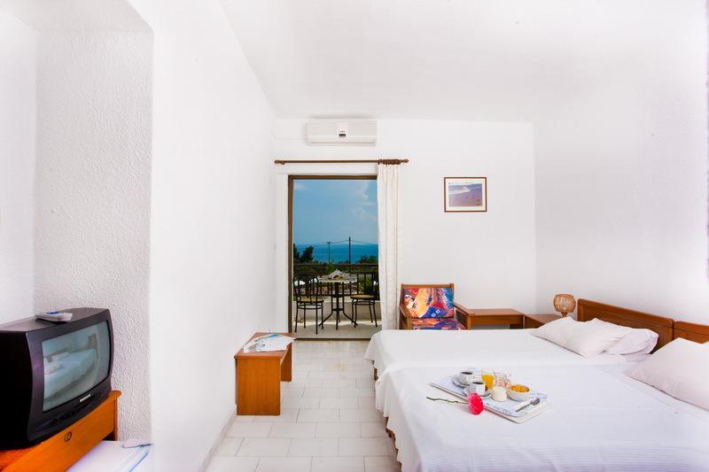 Pashos Hotel 3* фотосуреті