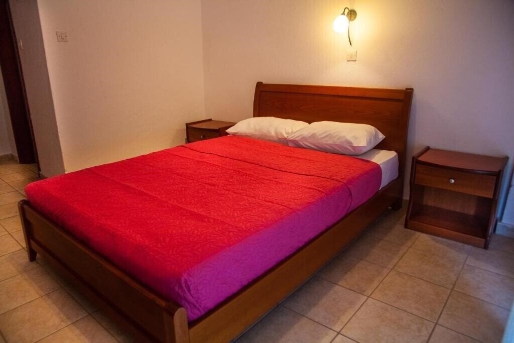 Фото Adonis Hotel Kriopigi 2*