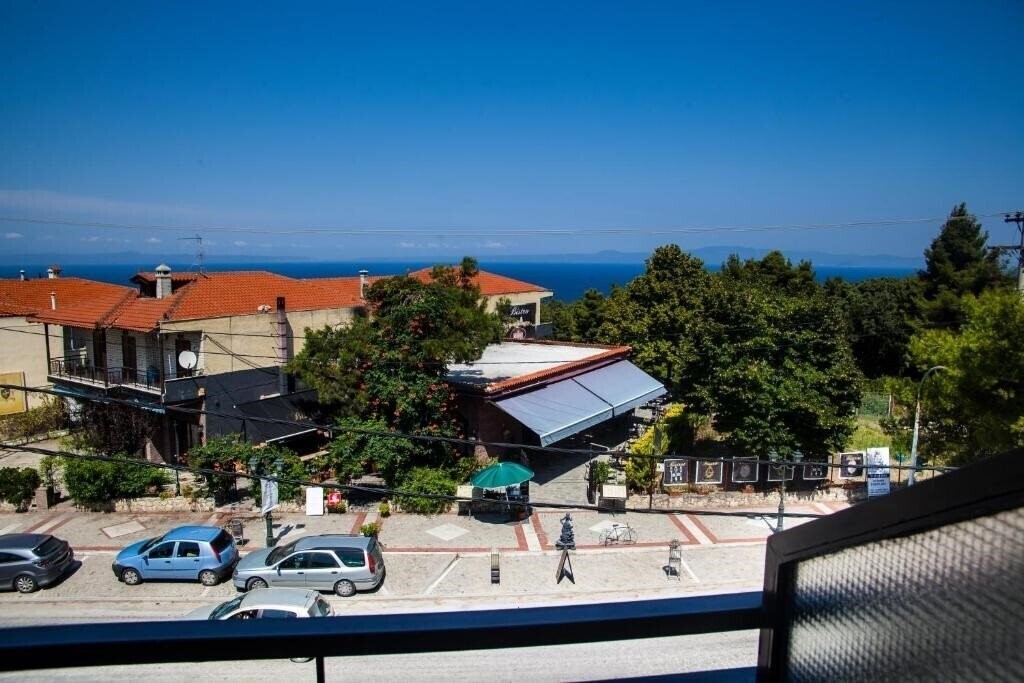 Adonis Hotel Kriopigi 2* суреті