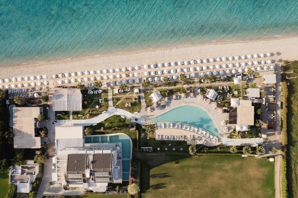 Blue Carpet Luxury Suites 3* суреті