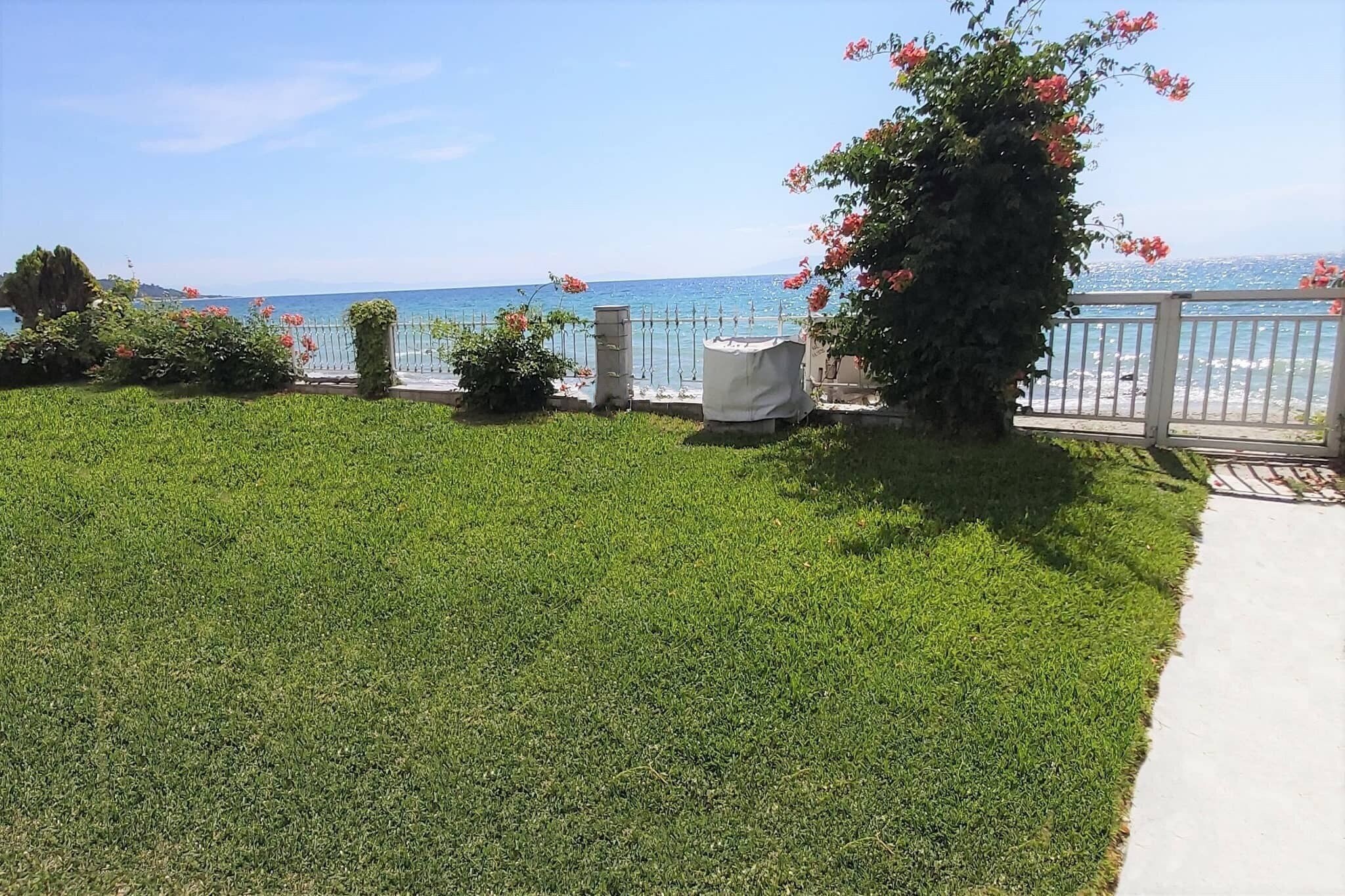 Изображение Evlogia Hotel Seafront & Anex by Greek Pride (ex. Greek Pride Evlogia Seaside, Greek Pride Seafront, Evlogia Hotel by Greek Pride) 4*