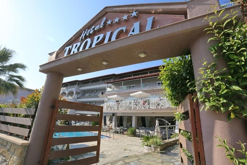 Tropical Hotel Hanioti 4* қонақ үйі