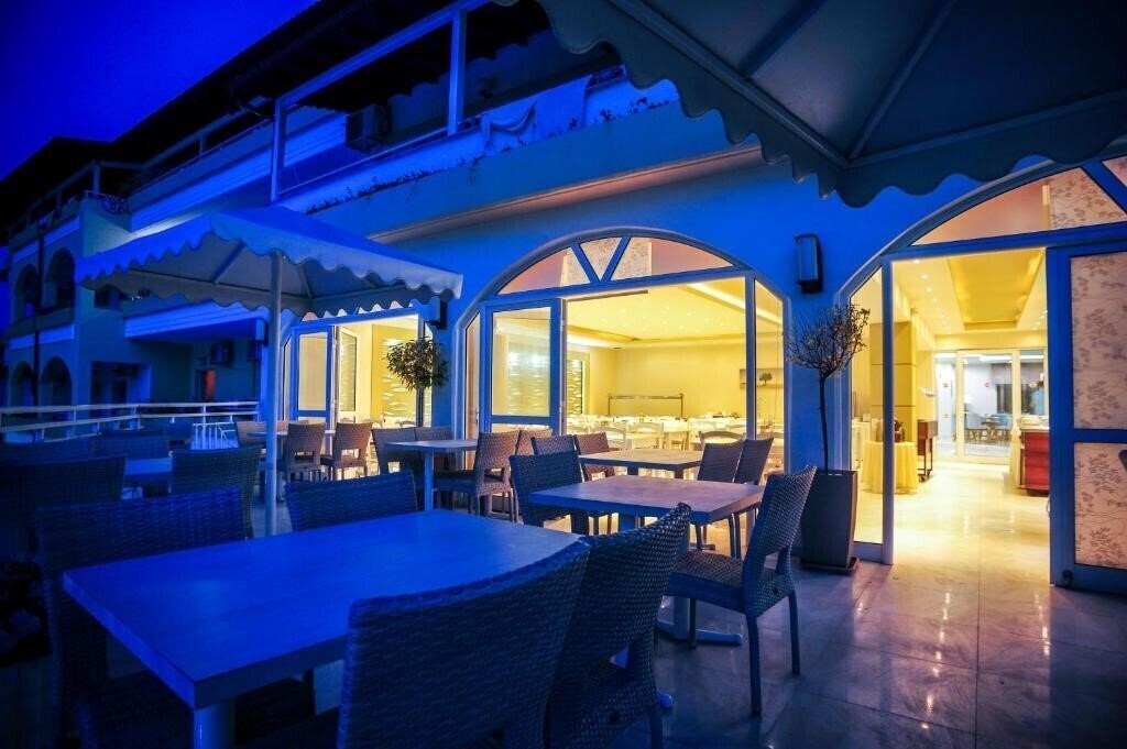 Tropical Hotel Hanioti 4* суреті