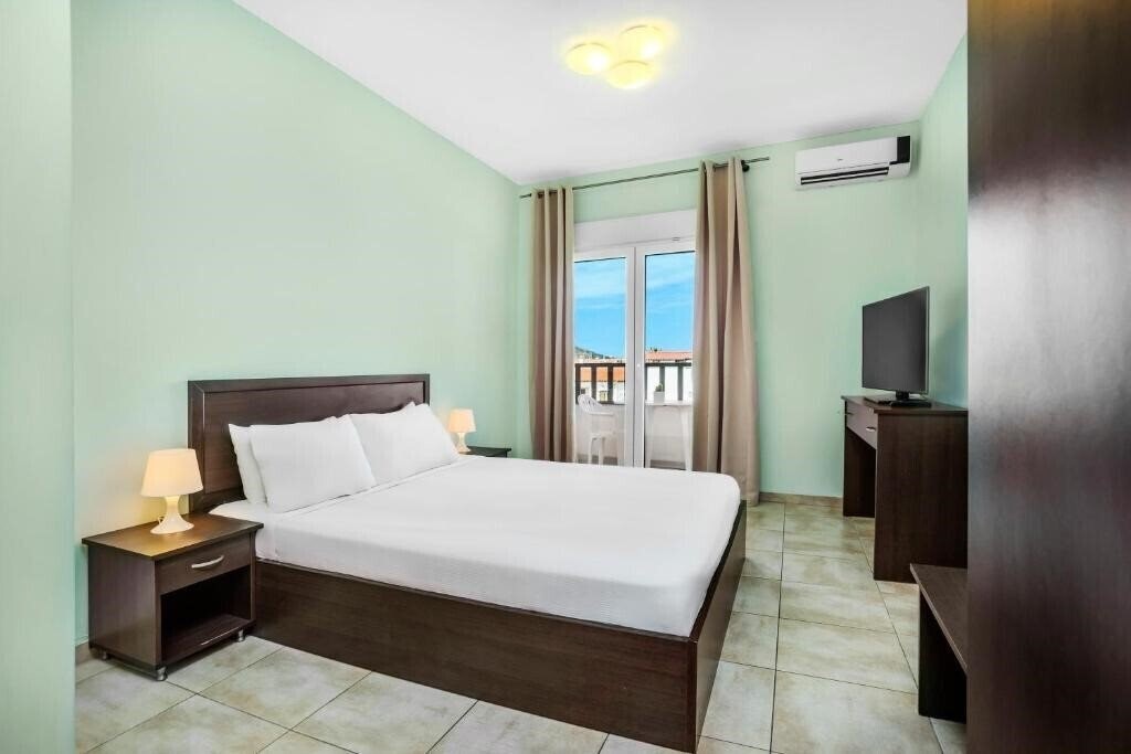Poseidon Hotel Pefkohori 2* фотосуреті