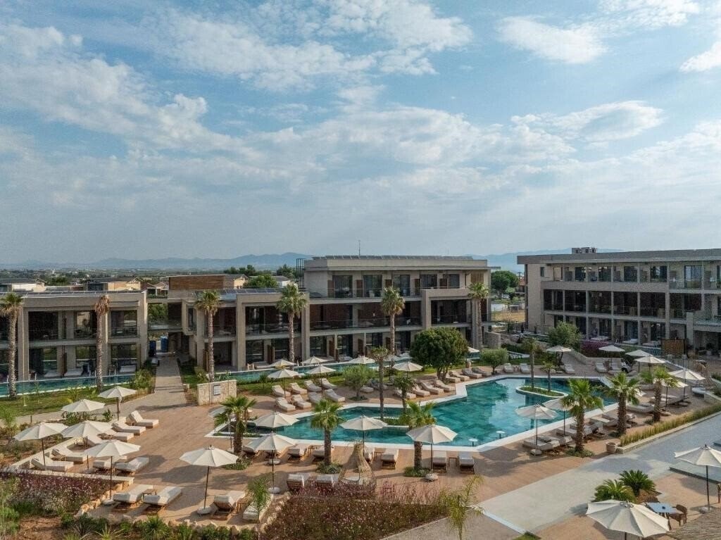 Отель Portes Theros 5*