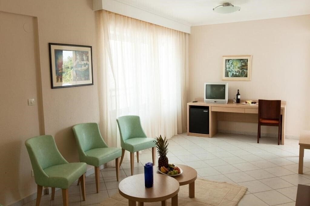 Kassandra Mare 3* қонақ үйі