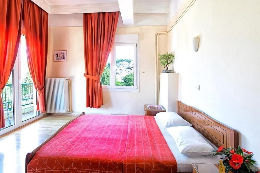 Отель Keletron Hotel 2*