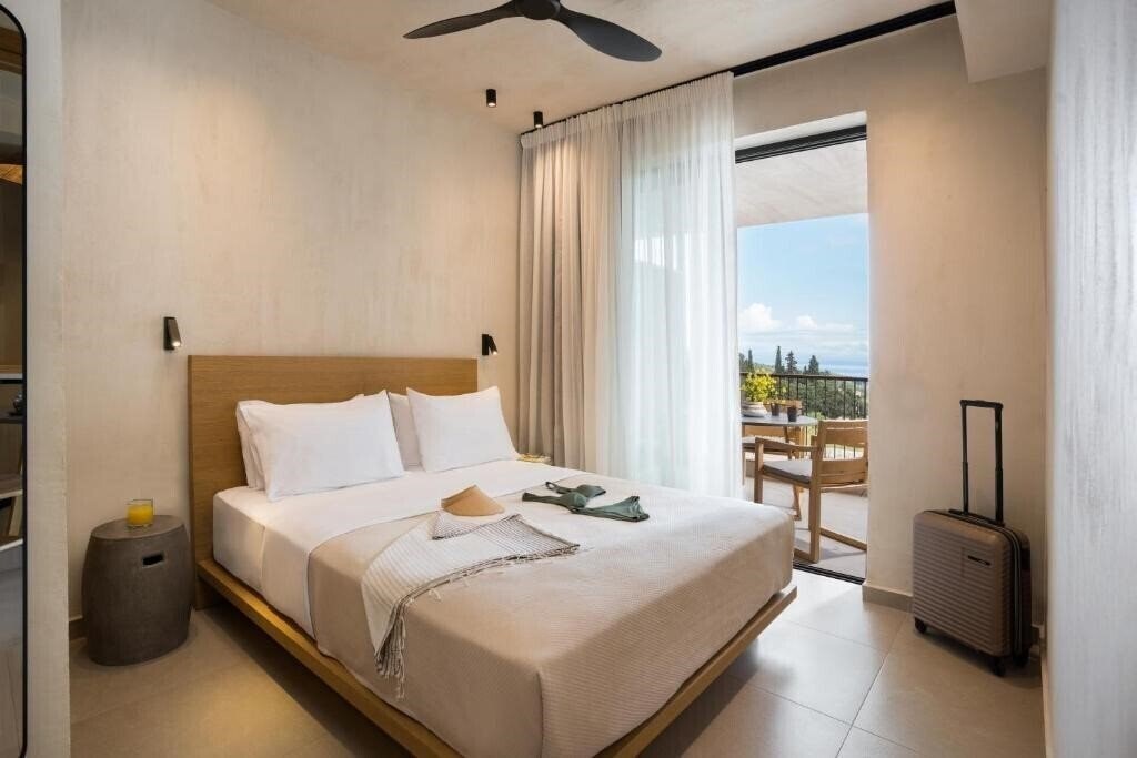 Pnoes Luxury Suites 4* фотосуреті