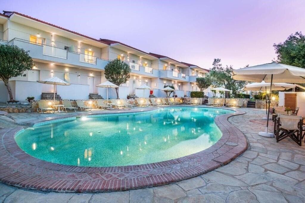 Отель Nikiforos Village 3*