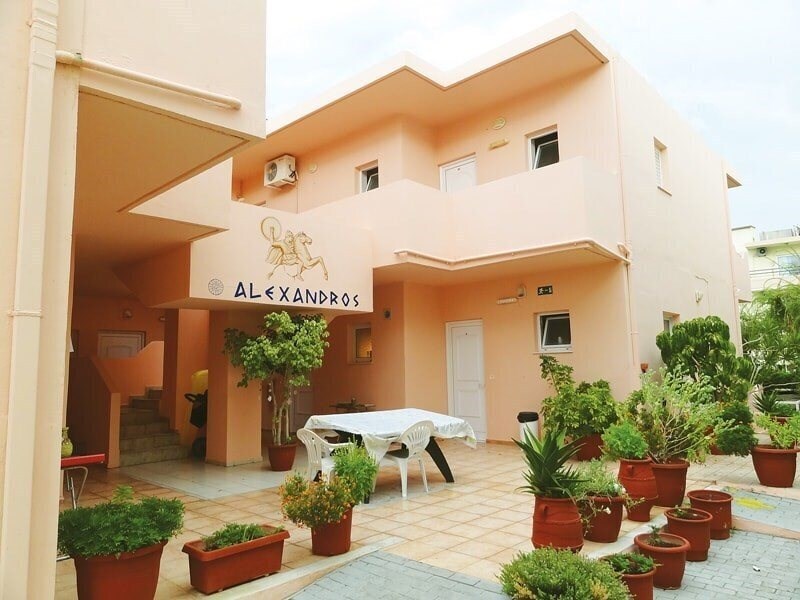 Alexandros Apartments 3* қонақ үйі