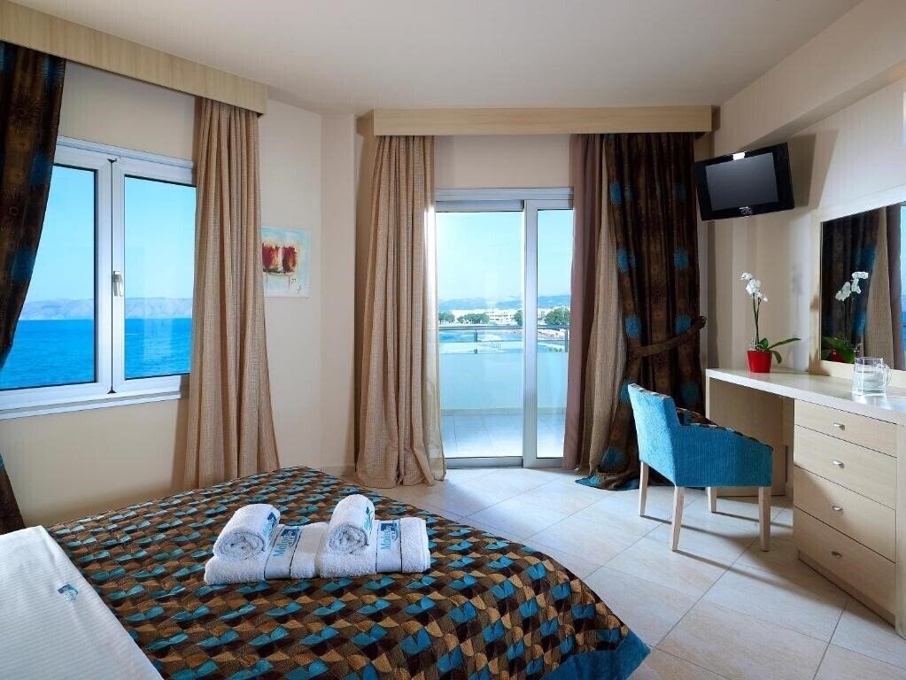 Фото Molos Bay Hotel 4*