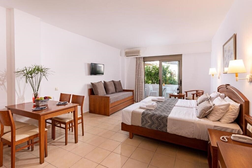 Delfina Boutique (ex. Delfina Art Hotel) 3* суреті