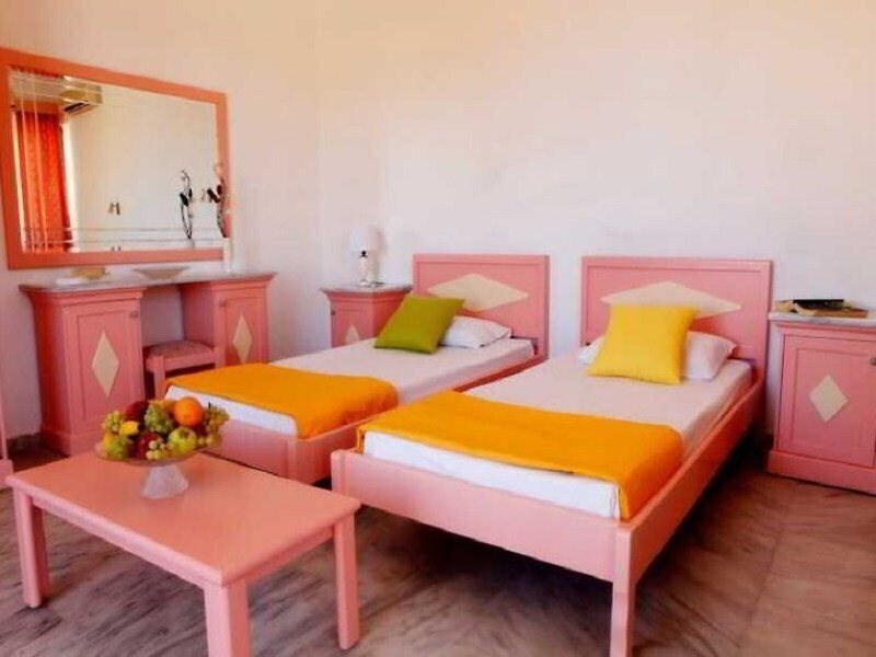 Фото Montreal Hotel 3*