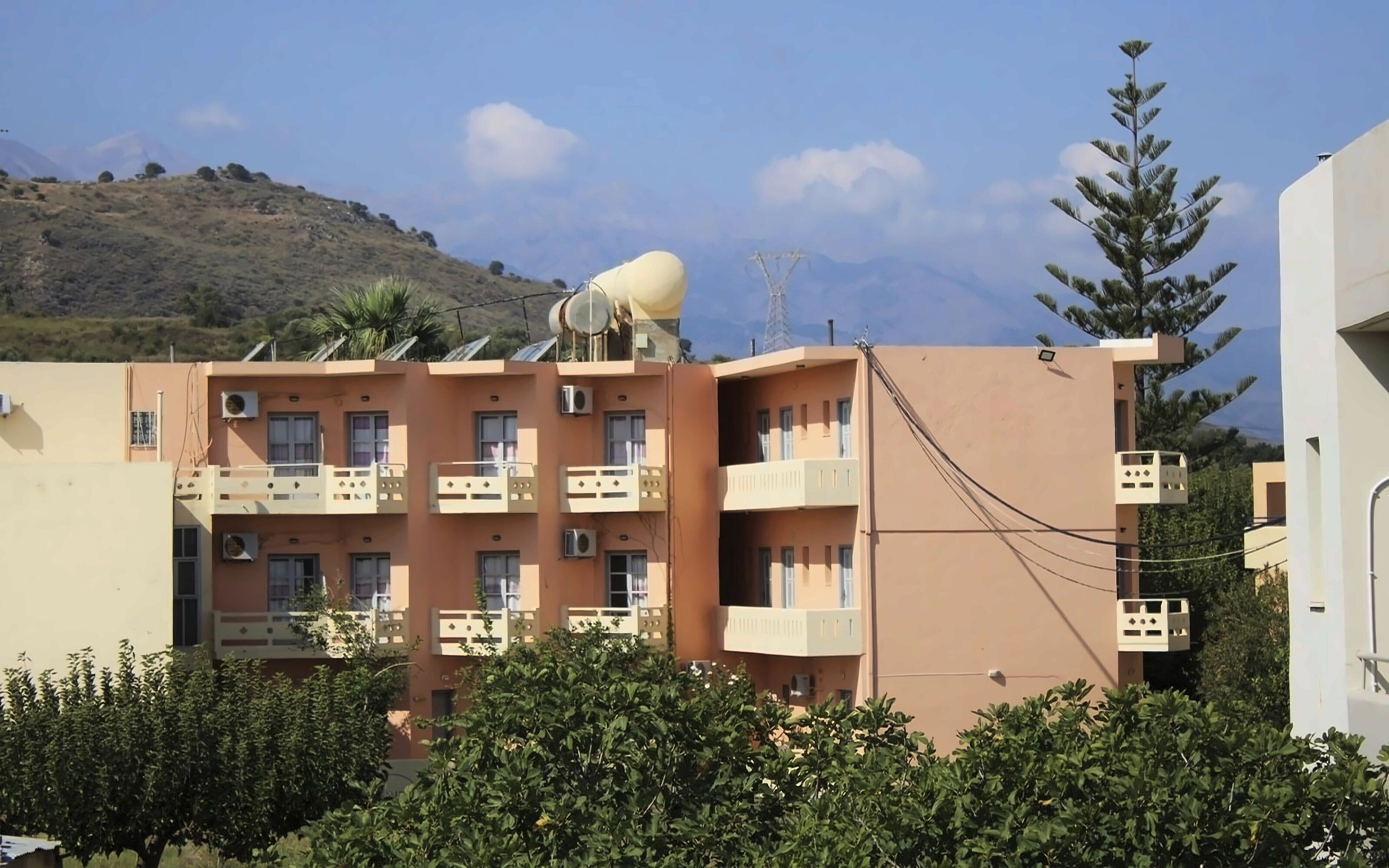 Montreal Hotel 3* суреті