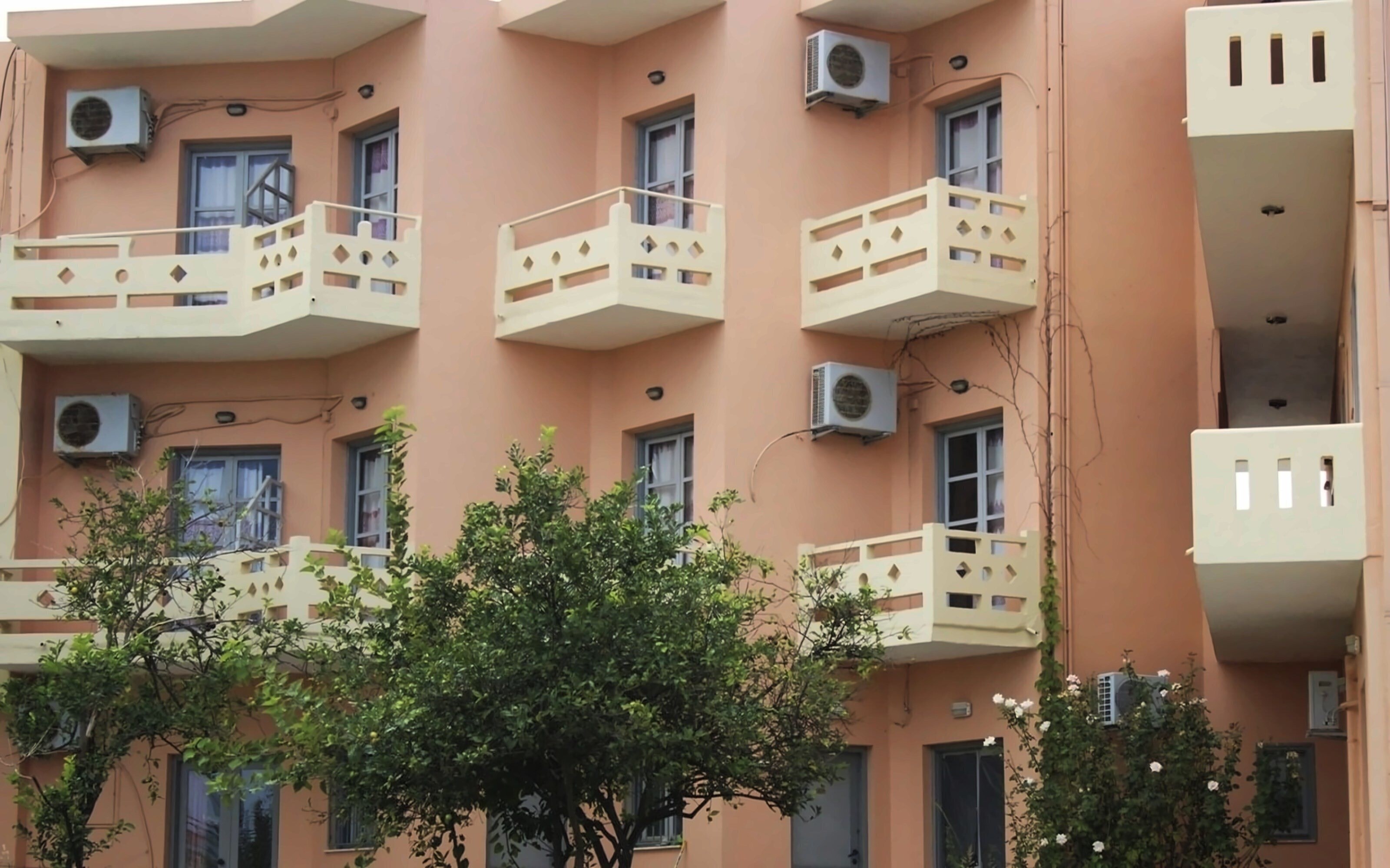 Montreal Hotel 3* суреті