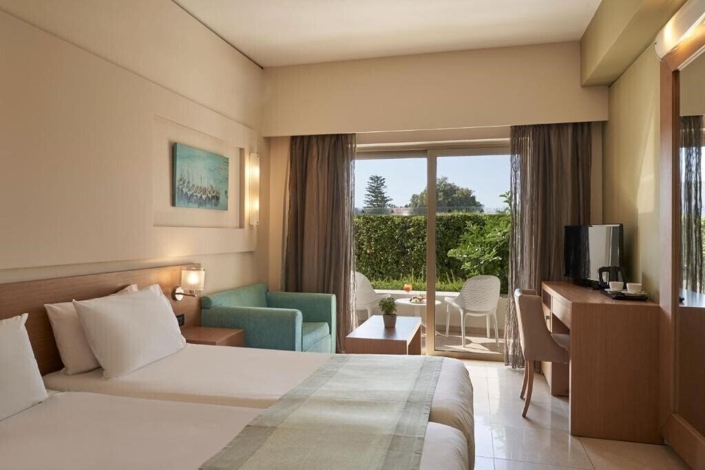 Фото Atlantica Amalthia Beach Resort (Adults Only 16+) 4*