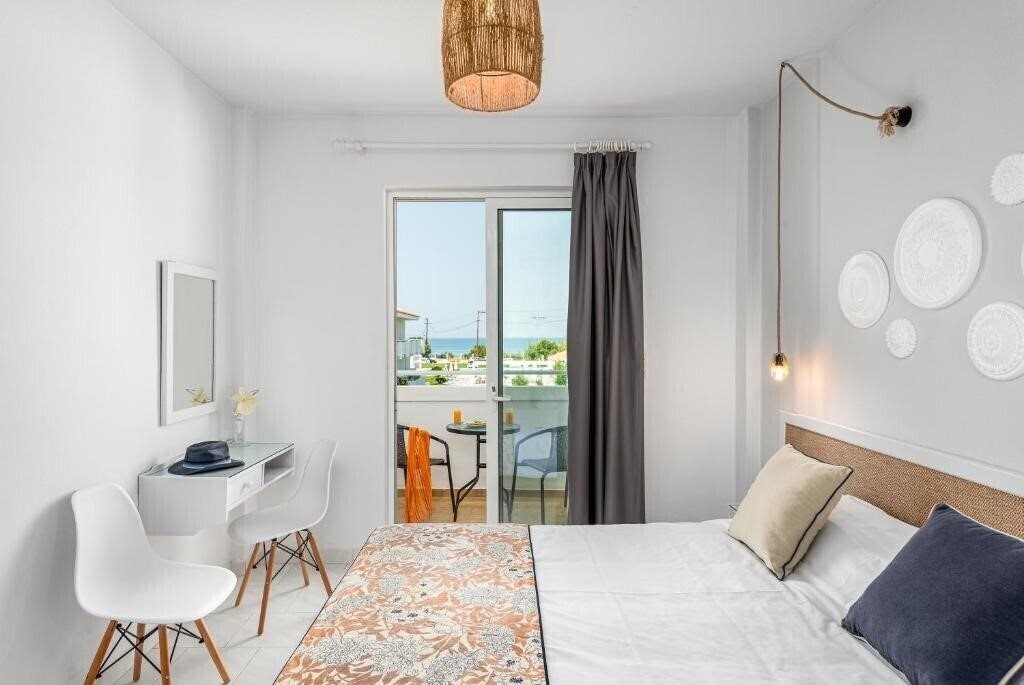 Отель Mrs Chryssana 3*