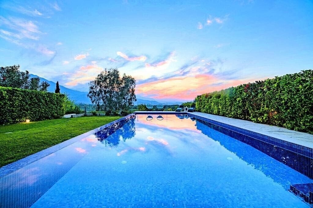 Фото Cretan Mansion with Heated Swimming Pool 3*
