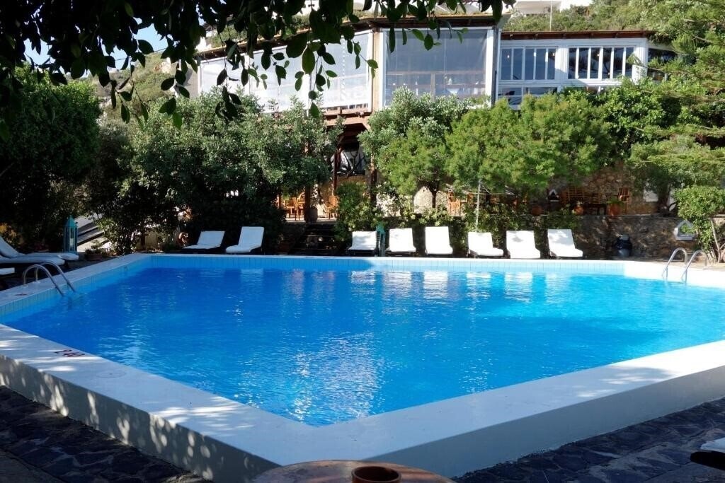 Cretan Village Apartments & Hotel 4* қонақ үйі