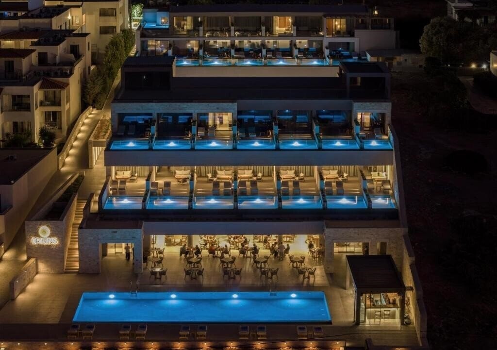 Отель Castello Boutique Suites 5*