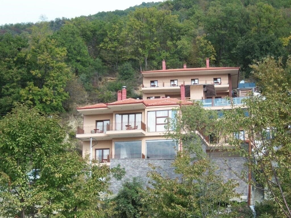 Отель Athina 3*