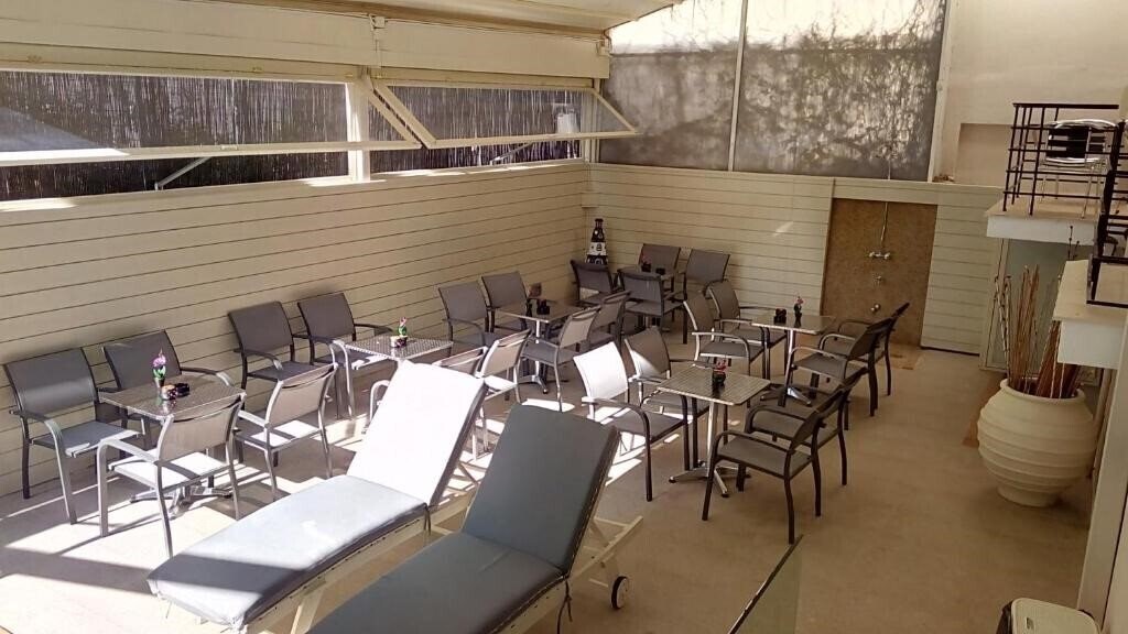 Kosmopolit 2* қонақ үйі