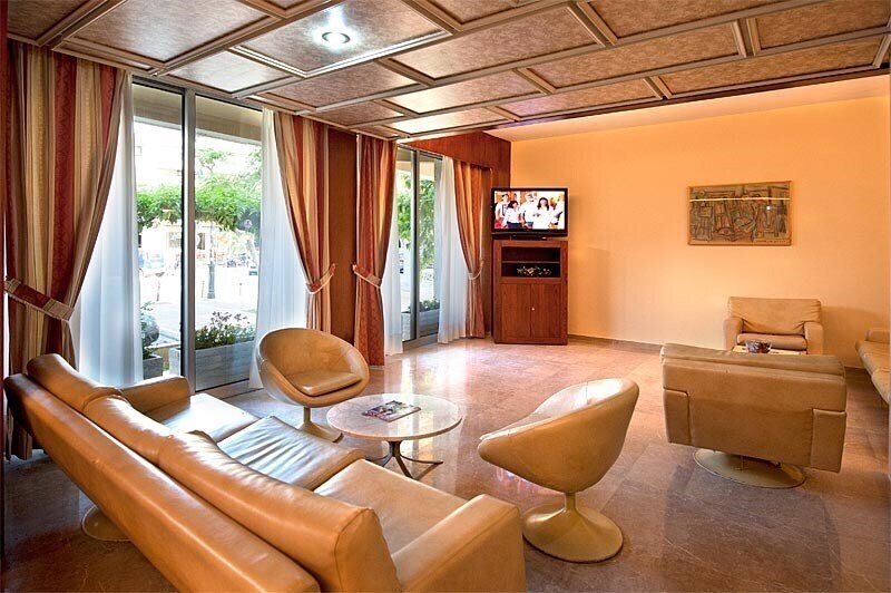 Paolo 4* суреті