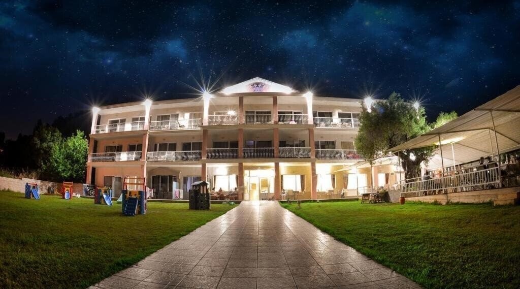 Crown Hotel 3* қонақ үйі