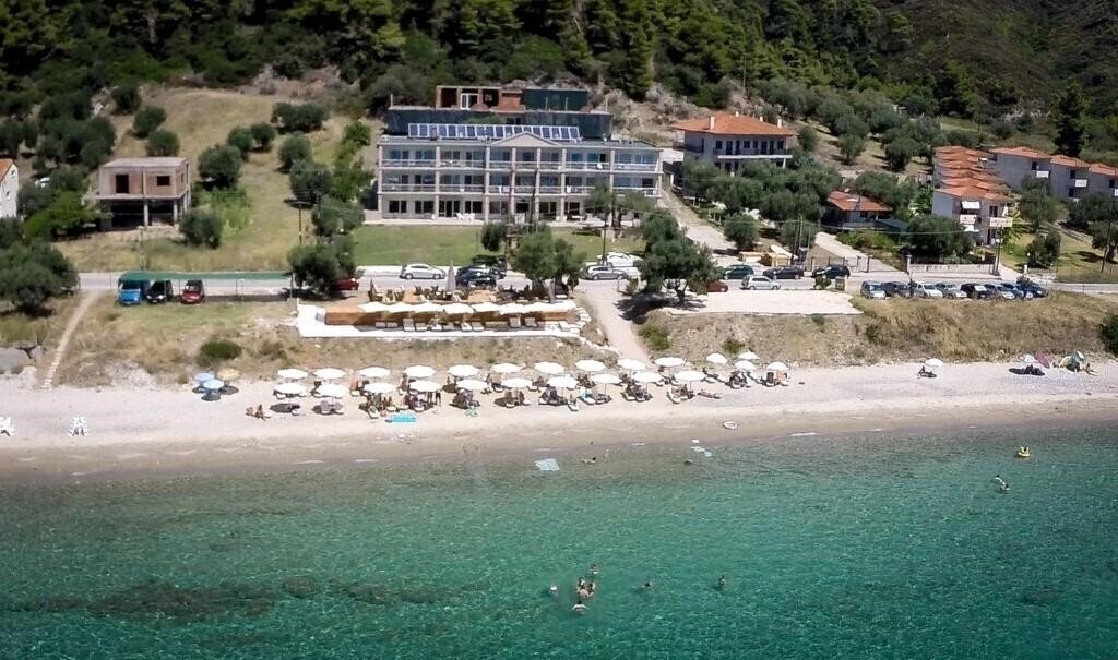 Crown Hotel 3* суреті