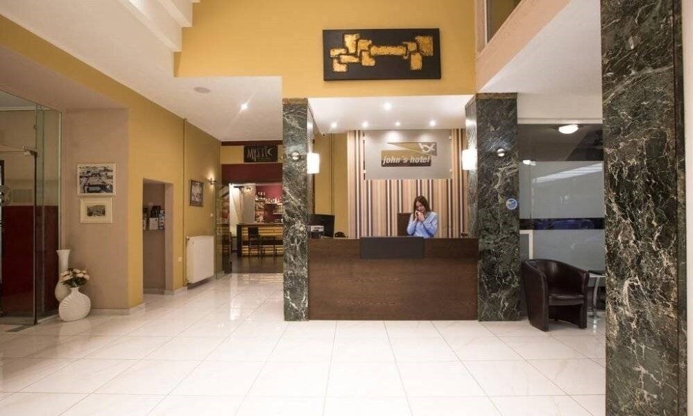 Отель John's Hotel 3*