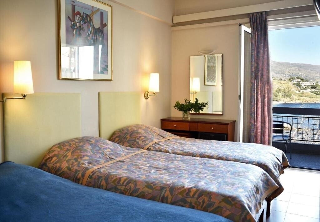 Karystion 3* суреті