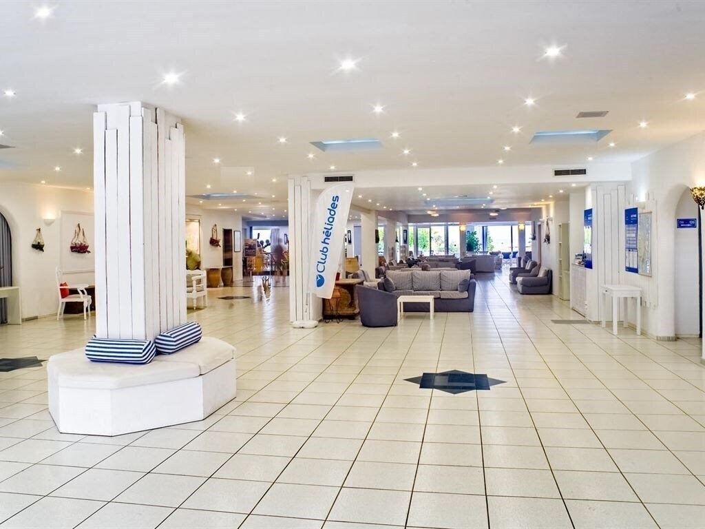 Grand Blue Hotel 3* қонақ үйі