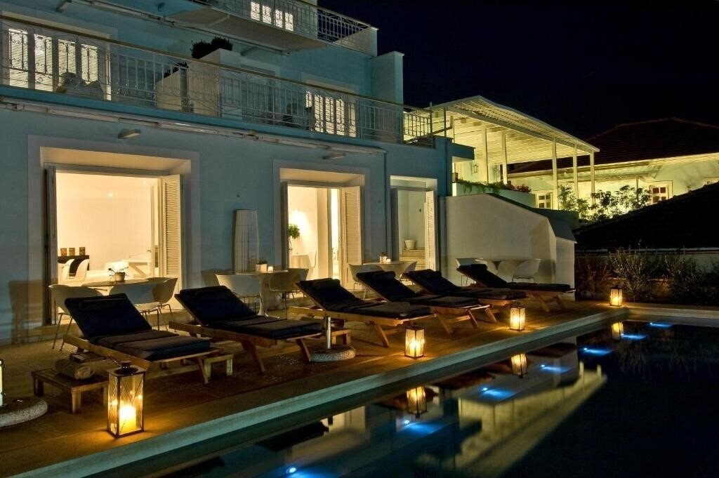 Perantzada 1811 Hotel 4* суреті