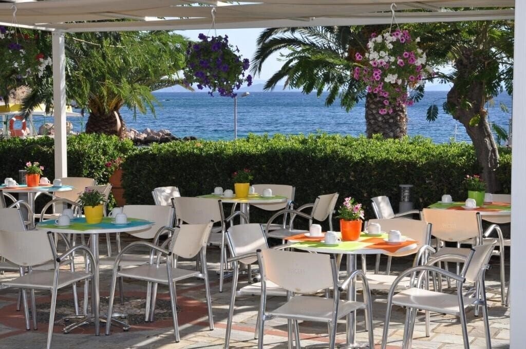 Отель Kyveli Apartments 4*