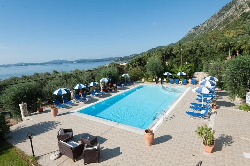 Crystal Blue Apts 3* қонақ үйі