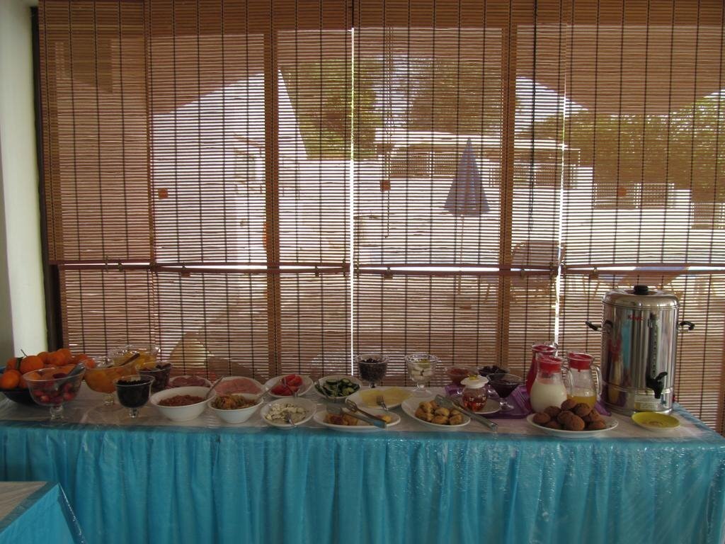 Фото Karina Hotel 2*