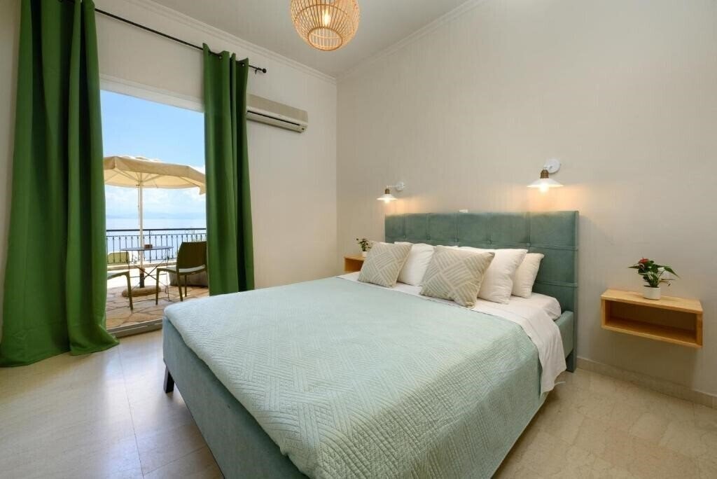 Фото 9 Muses Sea View Studios 2*