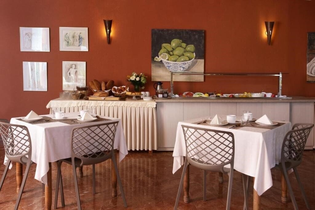 Картинка Paradise Hotel Corfu 3*