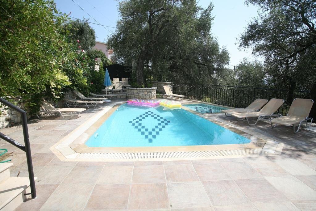 Отель Aphrodite Aparts 3*