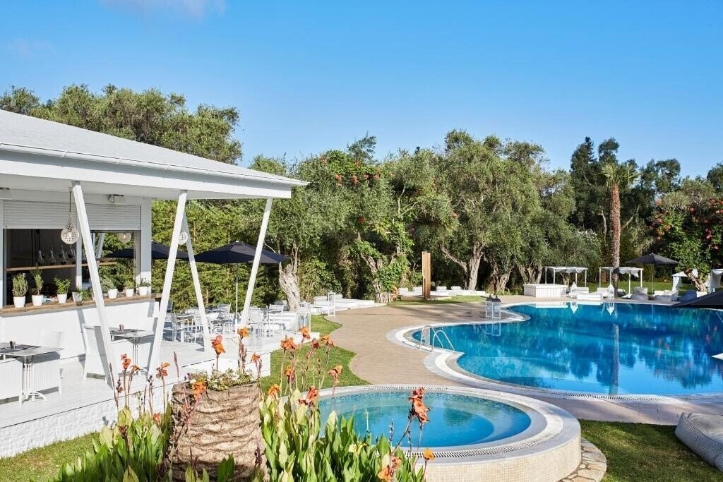 Картинка Mr & Mrs White Corfu 4*