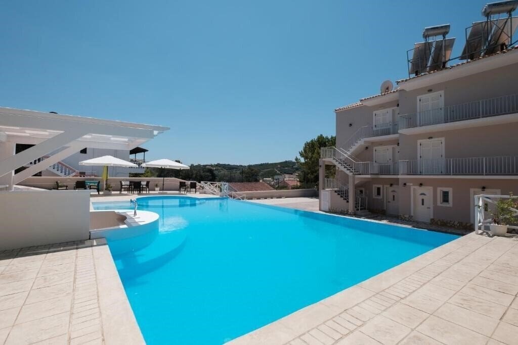 Kouros Apartments & Studios 4* фотосуреті