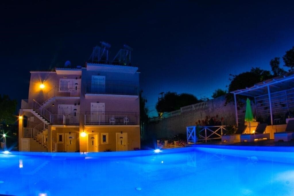 Kouros Apartments & Studios 4* суреті