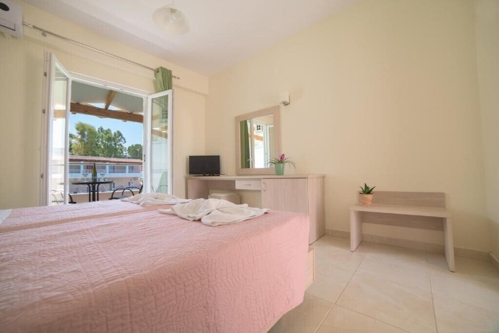 Alkyon Hotel Pagi 2* суреті