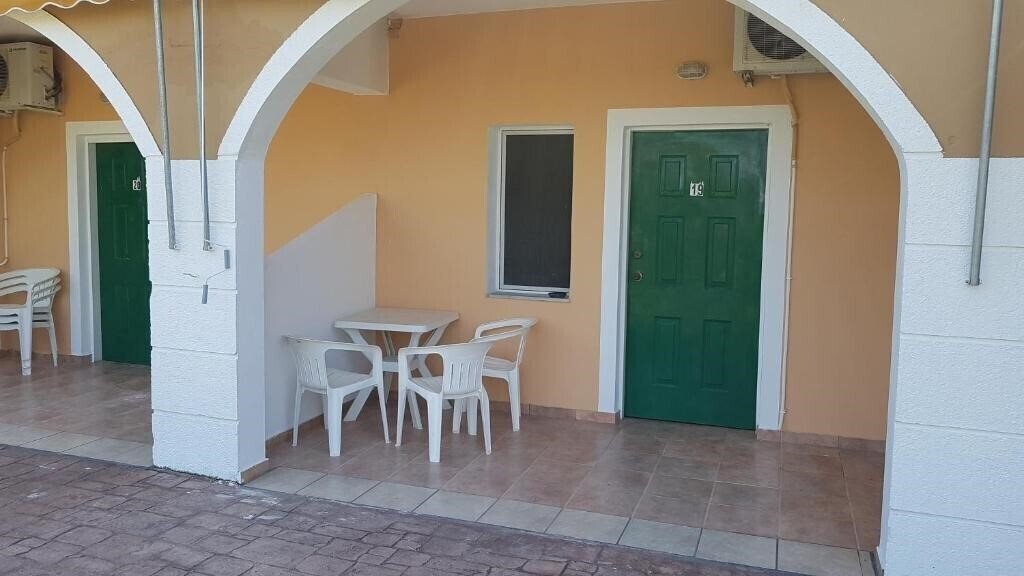 Gardenos Hotel 3* суреті