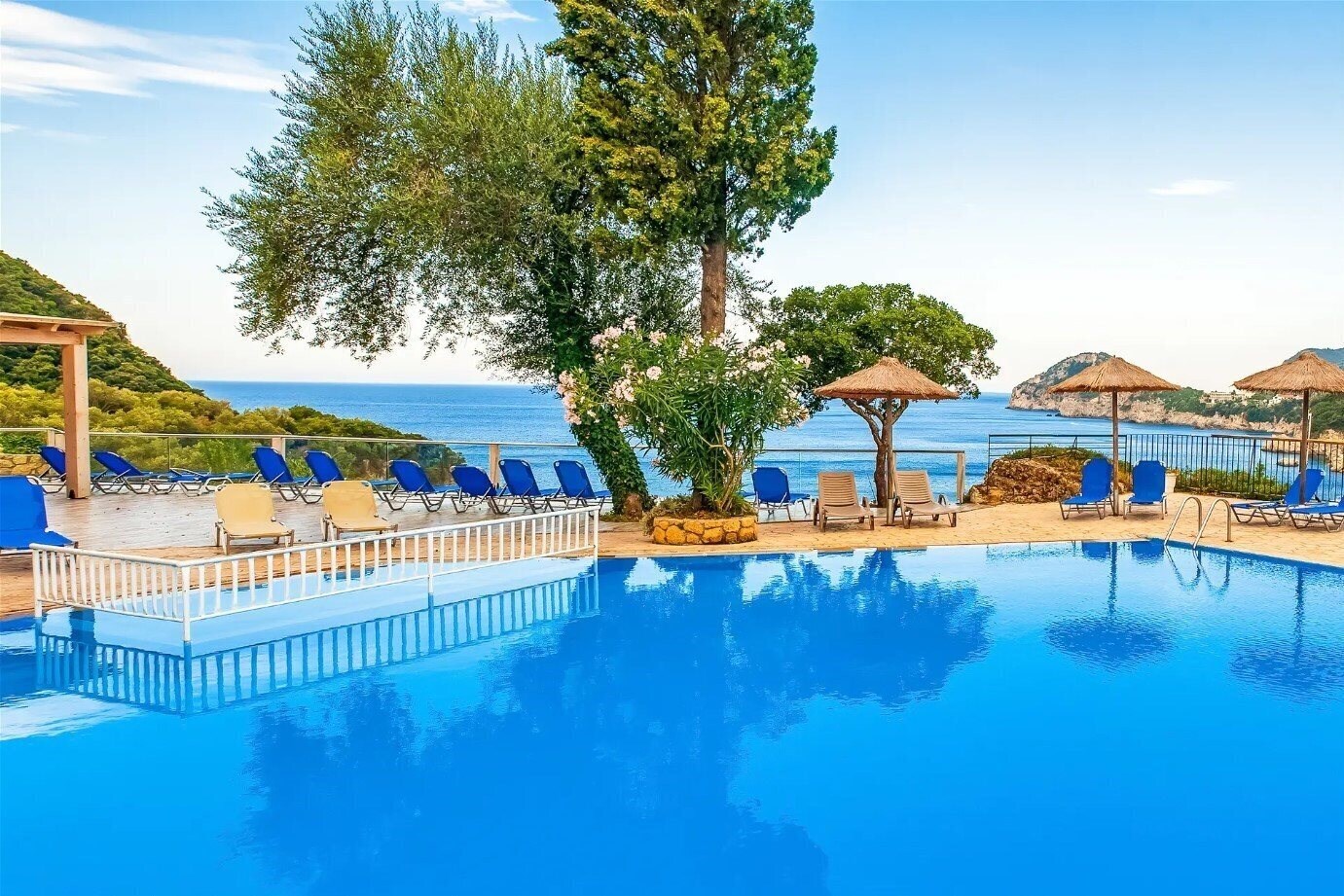 Отель Aqua Blue Liapades 4*