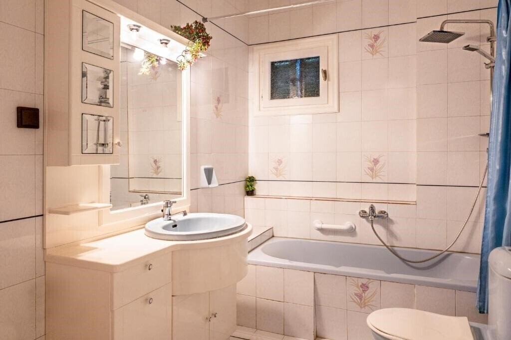 Фото Blue Sky Apartments 2*