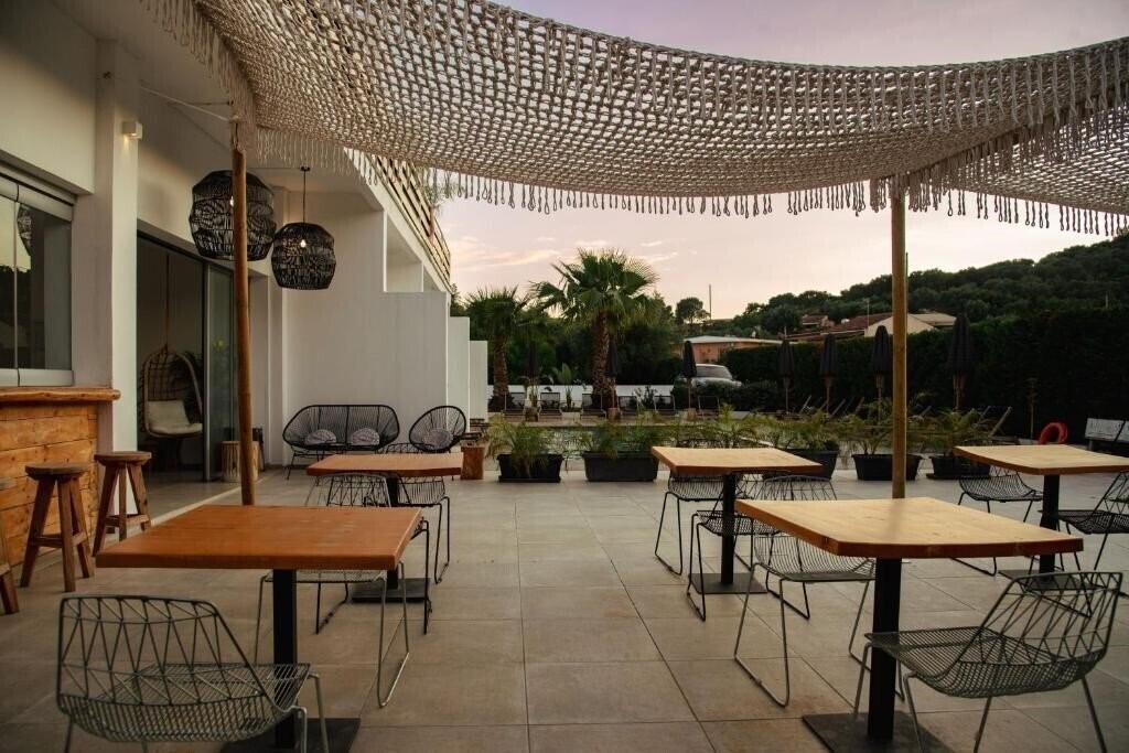 Bohotel Messonghi Designer's Hotel 4* суреті