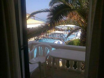 Beach Front Salvanos Apartments 2* фотосуреті